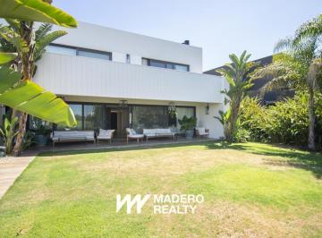 Casa · 649m² · 8 Ambientes · 8 Cocheras · Casa en Nordelta 8 Ambientes 4 Cocheras