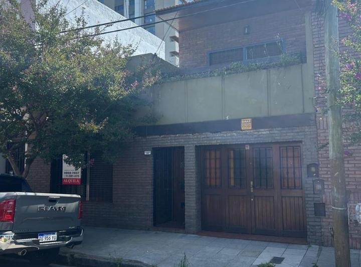 Casa · 250m² · 5 Ambientes · 1 Cochera