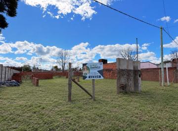 Terreno · 398m² · Hay Lugares Donde Los Sueños Empiezan Antes de Colocar El Primer Ladrillo | Lobos