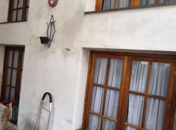 PH de 4 ambientes, Rosario · Departamento de Pasillo en 2 Plantas Brown 1951