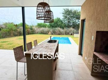 Casa · 180m² · 5 Ambientes · 3 Cocheras · Casa en Alquiler en Araucarias, Puertos