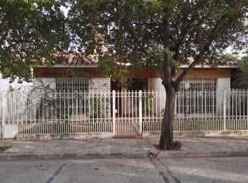 Casa · 263m² · 5 Ambientes · 4 Cocheras · Casa en Venta | Villa Dominguez Carlos Paz - a 3 Cuadras del Lago