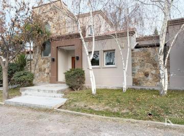 Casa · 275m² · 3 Dormitorios · 2 Cocheras · Casa Venta 3 Dorm. Barrio Ayres de Alzaga, Chacras de Coria, Mendoza
