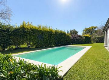 Terreno · 230m² · 7 Ambientes · 3 Cocheras · Lote a La Venta en El Barrio Santa Barbaracasa