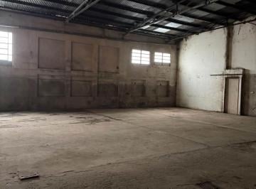 Local comercial · 650m² · 1 Cochera · Local Galpon y Casa Comercial