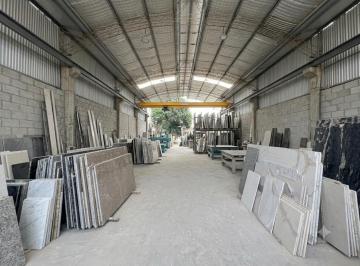 Depósito · 567m² · 4 Ambientes · 3 Cocheras · Venta Deposito con Oficinas/vivienda en 2 Plantas: Depósito con Puente Grúa