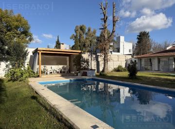 Casa · 73m² · 4 Ambientes · 4 Cocheras · Venta Casa 4 Ambientes con Jardin y Pileta en Benavidez