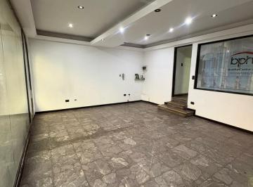 Oficina comercial · 122m² · 4 Ambientes · Venta. Oficina con Sotano y Patio. Av Juan B. Justo 3800. Paternal