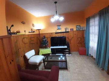 Casa · 180m² · 4 Ambientes · 1 Cochera · Venta Casa Multifamiliar en Paso del Rey
