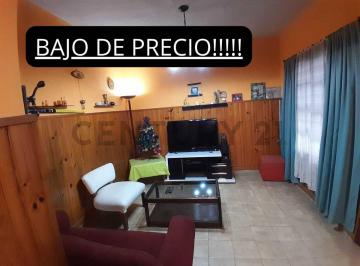 Casa · 180m² · 4 Ambientes · 1 Cochera · Venta Casa Multifamiliar en Paso del Rey. Apto Credito. Bajo de Precio!