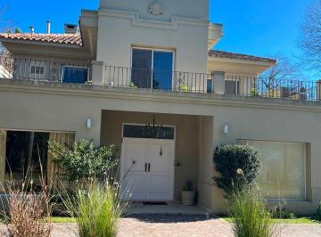 Casa de 1 ambiente, Berazategui · Club El Carmen - 4 Dorm + Escr + Estar + Depen C/pileta C/lote de 1.000 m²