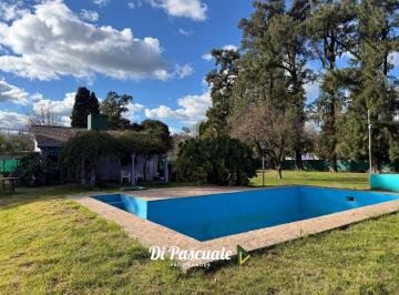 Quinta vacacional · 90m² · 4 Ambientes · 2 Cocheras · Venta Quinta con Pileta, Dependencia y Jardín de Invierno - General Rodriguez Norte