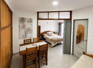 Departamento · 27m² · 1 Ambiente · Monoambiente Venta Plaza Colon con Patio