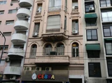 Oficina comercial · 138m² · 5 Ambientes · Oficina en Venta. 5 Oficinas. Recepción. 2 Baños. a m de Subte B. Callao 500. Tribunales