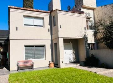 Casa · 213m² · 4 Ambientes · 3 Cocheras · Casa en San Miguel de Ghiso