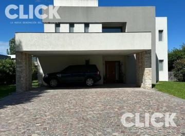 Casa · 200m² · 6 Ambientes · 5 Cocheras · Casa 6 Ambientes en Venta y Alquiler en Barrio Los Naranjos