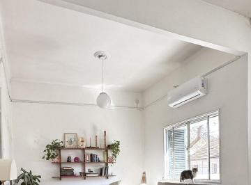 Casa · 230m² · 5 Ambientes · Casa en 3 Plantas en Venta.