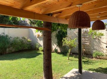 Casa de 5 ambientes, General San Martín · Venta Casa con Pileta Jose Leon Suarez