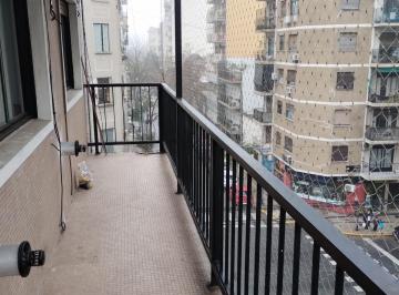 Departamento · 80m² · 4 Ambientes · 1 Cochera · Departamento de 4 Ambientes Al Frente con Cochera