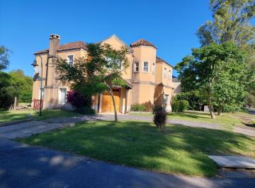 Casa · 230m² · 4 Ambientes · Casa - Laguna del Sol