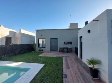 Casa · 80m² · 3 Ambientes · 1 Cochera · Venta Casa 3 Ambientes Barrio Estilo de Campo