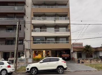 Departamento · 32m² · 1 Ambiente · 1 Cochera · Departamento Monoambiente con Cochera. Excelente Ubicacion. Sobre Av