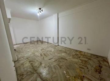 Departamento · 58m² · 3 Ambientes · Alquiler Departamento 3 Ambientes con Patio en Flores