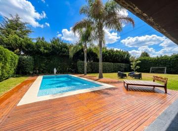 Casa · 1085m² · 7 Ambientes · 4 Cocheras · Casa en La Campiña de Pilar de Lujo