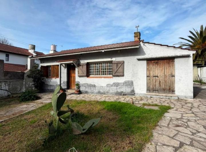 Casa · 90m² · 4 Ambientes · 2 Cocheras