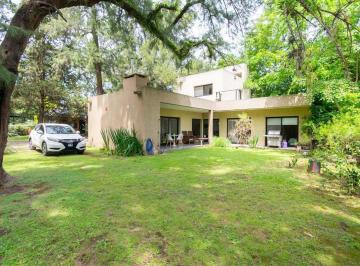 Casa · 137m² · 4 Ambientes · 2 Cocheras · Venta Casa Complejo Cerrado Apta Credito P. Leloir