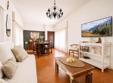 Casa · 172m² · 7 Ambientes · 1 Cochera · Casa Venta Turdera