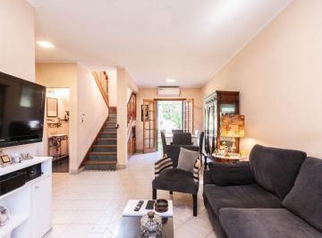 Casa · 120m² · 5 Ambientes · 2 Cocheras · Casa en Venta 5 Ambientes en Adrogue - Oportunidad
