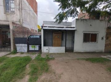 Casa · 98m² · 2 Ambientes · 2 Cocheras · Casa 2 Ambientes Venta con Lote Llavallol