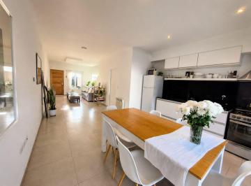 PH · 100m² · 4 Ambientes · 1 Cochera · PH a La Venta La Plata - Tolosa 2 Dorm.