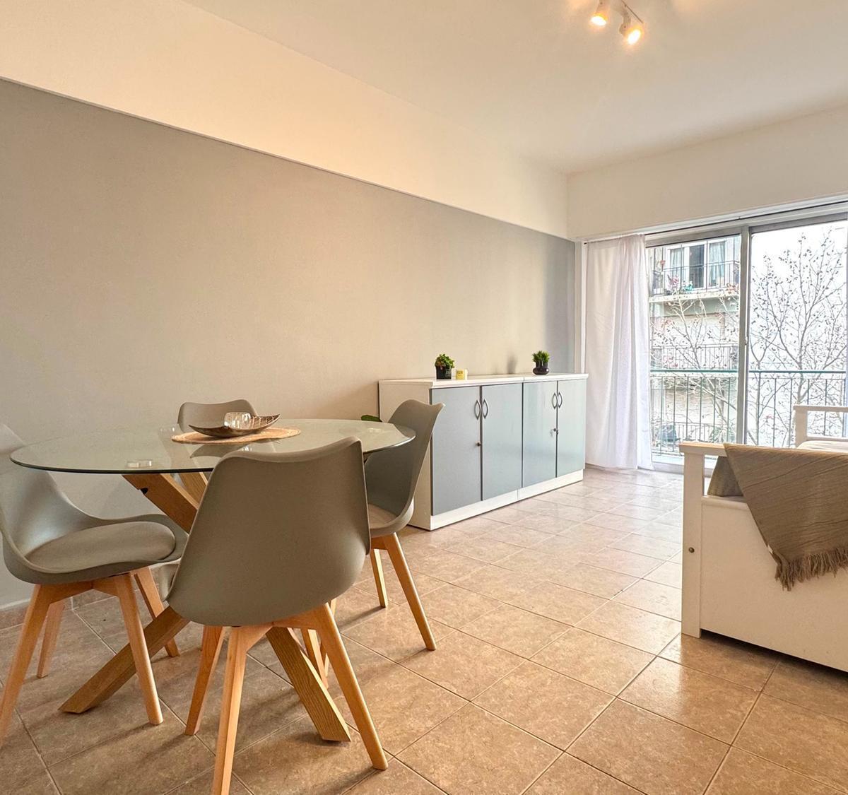 Depto 2 amb, 43m² con balcón — Alsina 2533