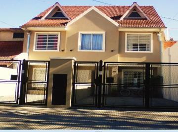 Casa de 5 ambientes, San Isidro · Dúplex de 5 Ambientes en Alquiler - Villa Adelina