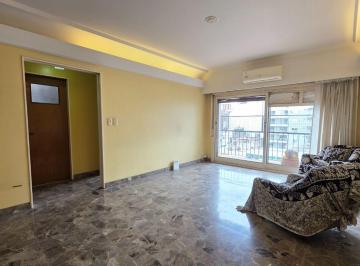 Departamento · 58m² · 3 Ambientes · 1 Cochera · Venta Departamento 3 Ambientes Flores Guardacoche