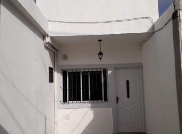 PH de 2 ambientes, Morón · PH Sin Expensas, un Dormitorio, Mas Escritorio, con Cochera