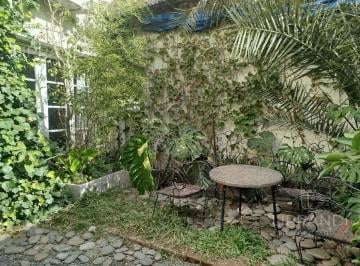 Casa · 143m² · 3 Ambientes · Ideal Inversor - a Reciclar - Buena Ubicacion - C/ Escritura