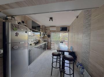 Casa · 240m² · 4 Ambientes · Venta en Bloque Casa con Vivienda + Local