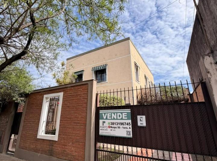 Casa · 236m² · 5 Dormitorios · 3 Cocheras
