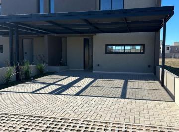 Casa de 4 ambientes, Córdoba · Alquiler - Duplex - 3 Dorm. 3 Baños - Quebradas de Manatiales