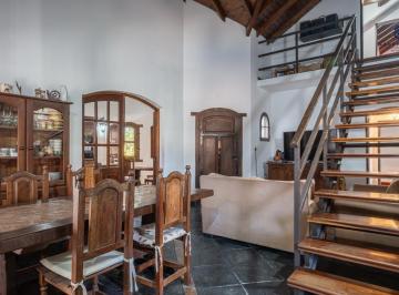 Casa · 180m² · 6 Ambientes · 2 Cocheras · Casa - Troncos del Talar - Venta