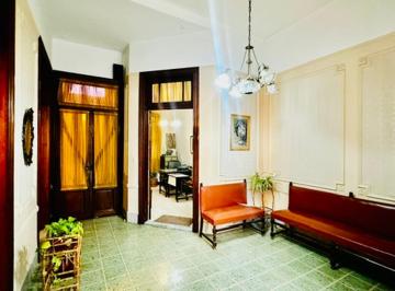 Casa · 221m² · 5 Ambientes · Venta Casa 5 Ambientes C/patio - Monte Castro