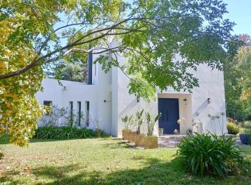 Casa · 220m² · 6 Ambientes · Casa en Venta en Golf Club Argentino, del Viso, Pilar