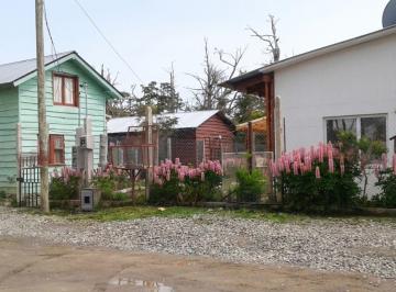 Casa · 221m² · 8 Ambientes · Hermoso Lote con 3 Casas Ideal Proyecto Rentable