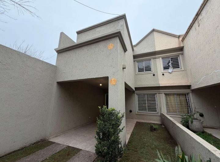 Casa · 130m² · 5 Ambientes · 1 Cochera