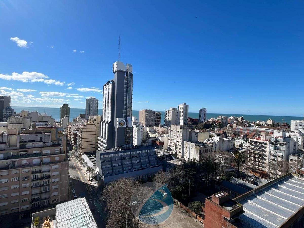 Ofrecemos a la venta departamento de 2 ambientes con balcón saliente al contrafrente abierto