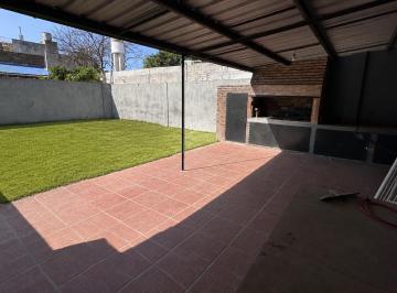 Casa · 127m² · 3 Ambientes · 1 Cochera · Casa 2 Dorm. y Patio en La Florida