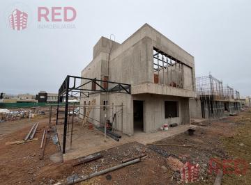 Casa · 147m² · 4 Ambientes · Vende Casa en Barrio Privado Mediterraneo Plottier